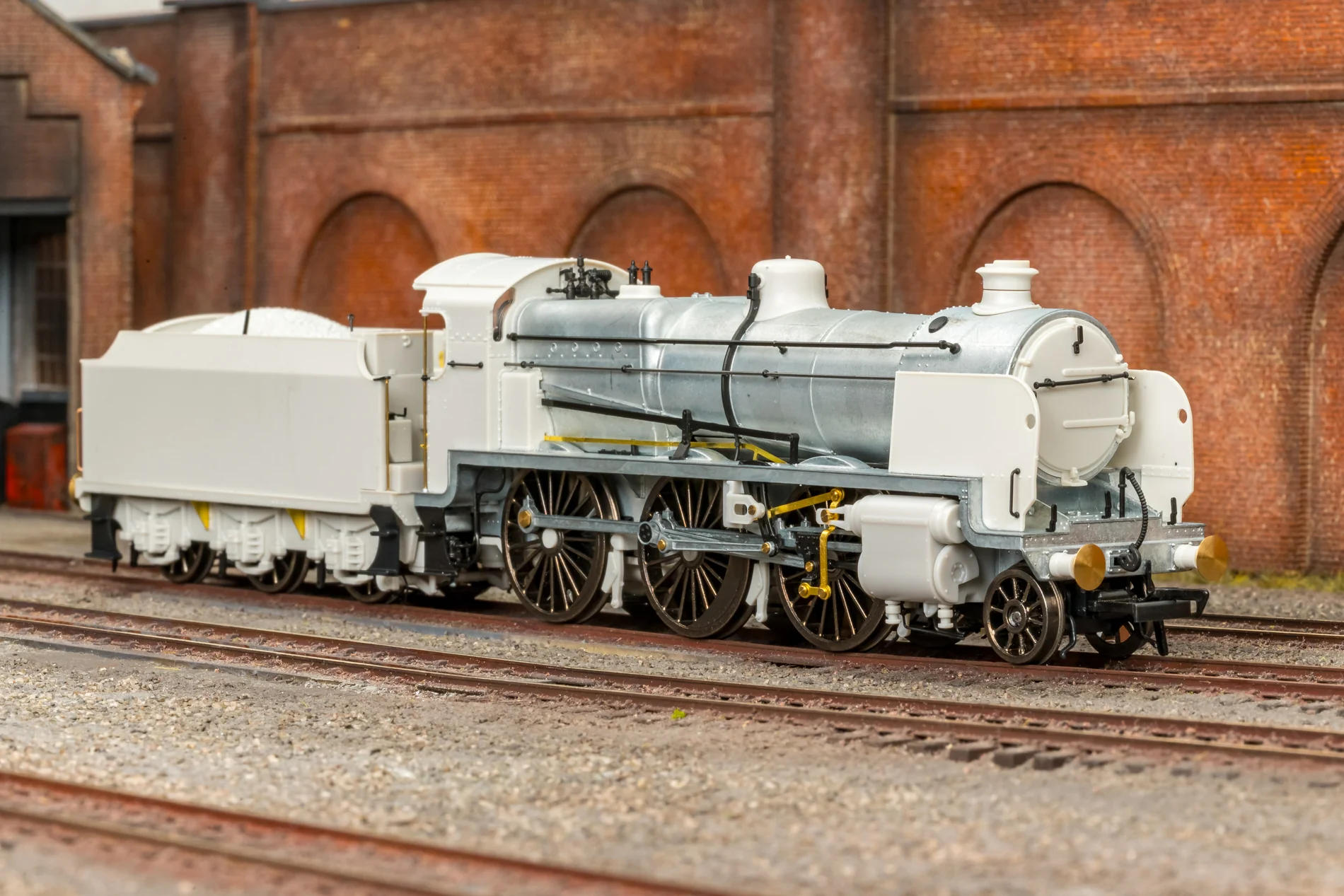 SR U Class 2-6-0 No.31616 - BR Black & Sunshine Lettering Steam Locomotive - Image 3