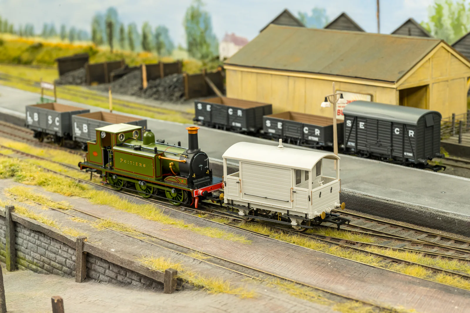 LBSC 4 Wheel Brake Van - SR (Pre-36) No.55758 - Image 4