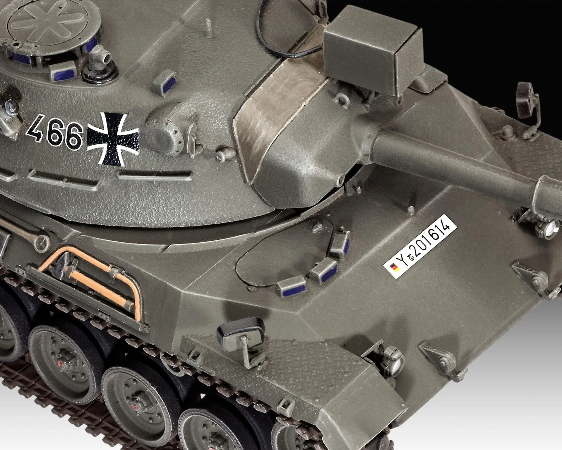 Leopard 1 Model Kit - Image 6