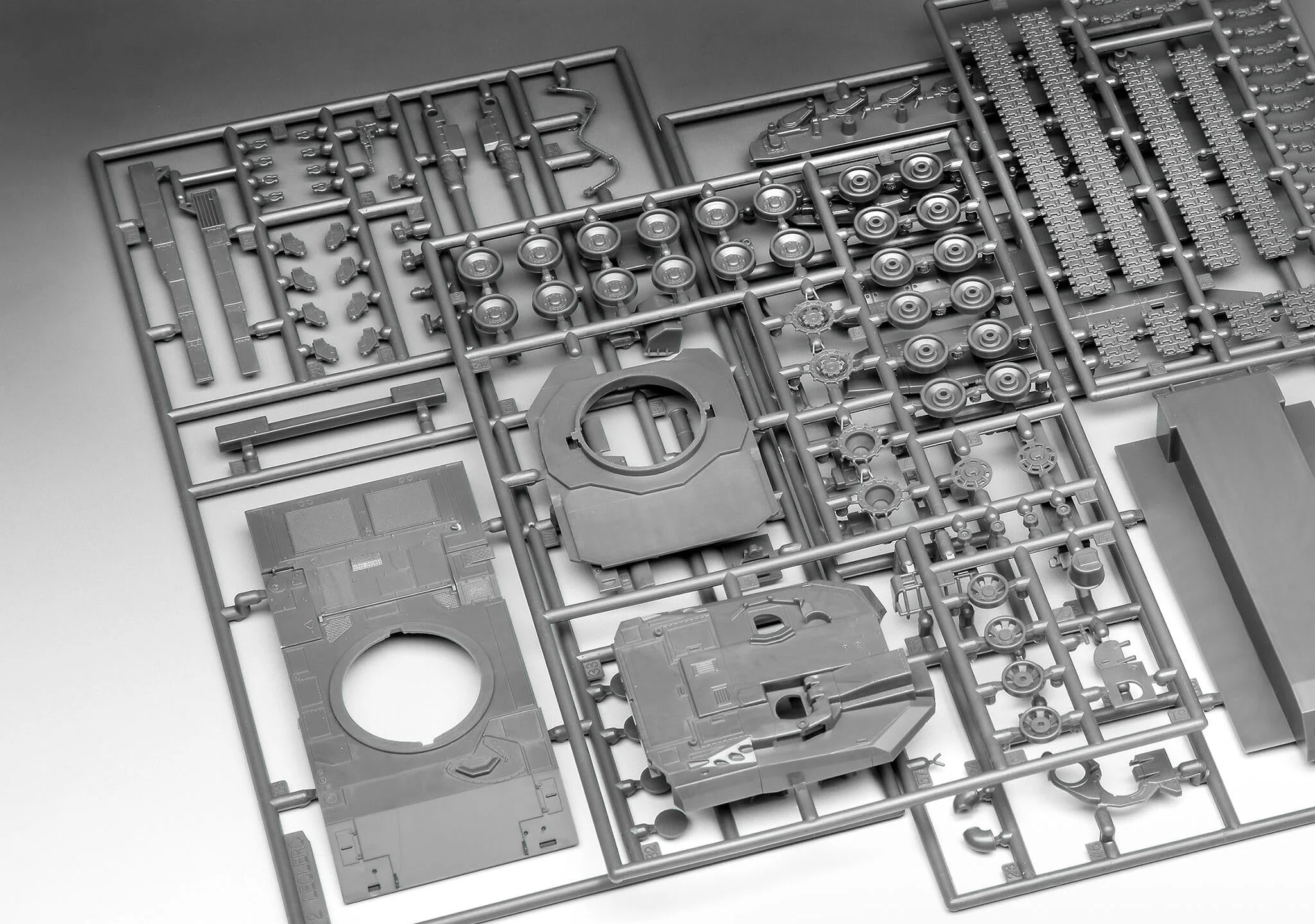 Leclerc (T.5) Model Kit - Image 6