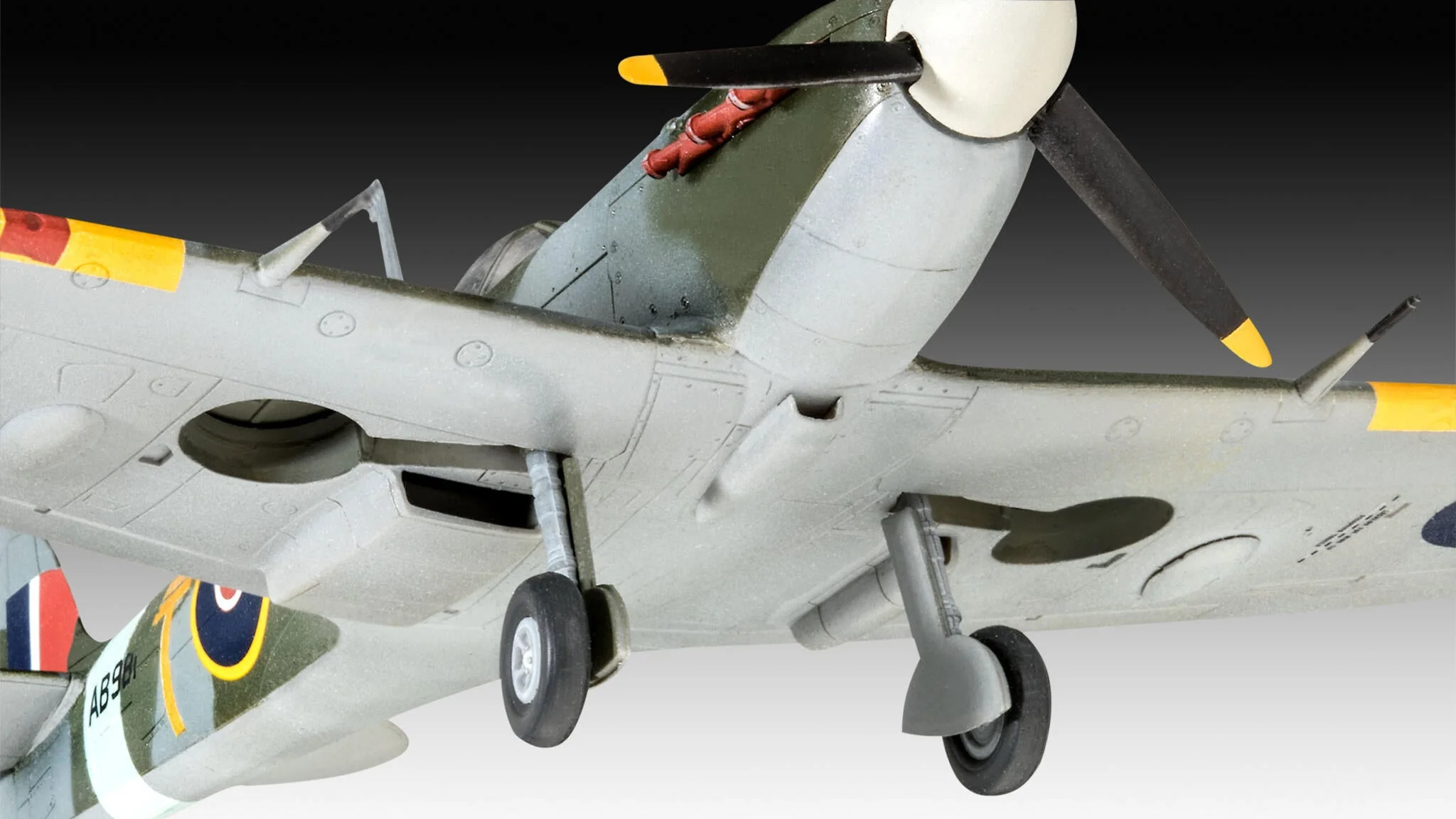 Combat Set Messerschmitt Bf109G-10 & Spitfire Mk.V Model Kit - Image 7