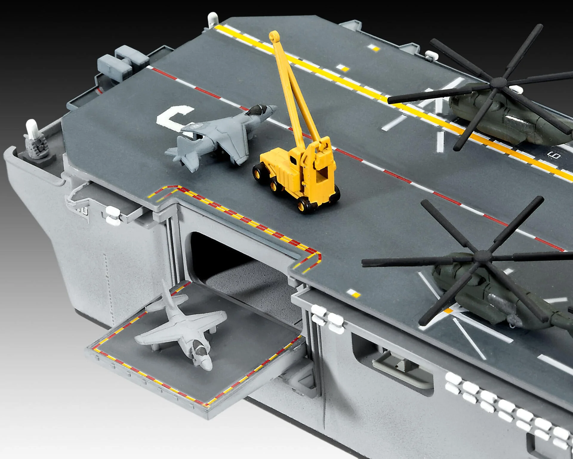 US Navy Assault Carrier WASP Class Model Kit - Image 5