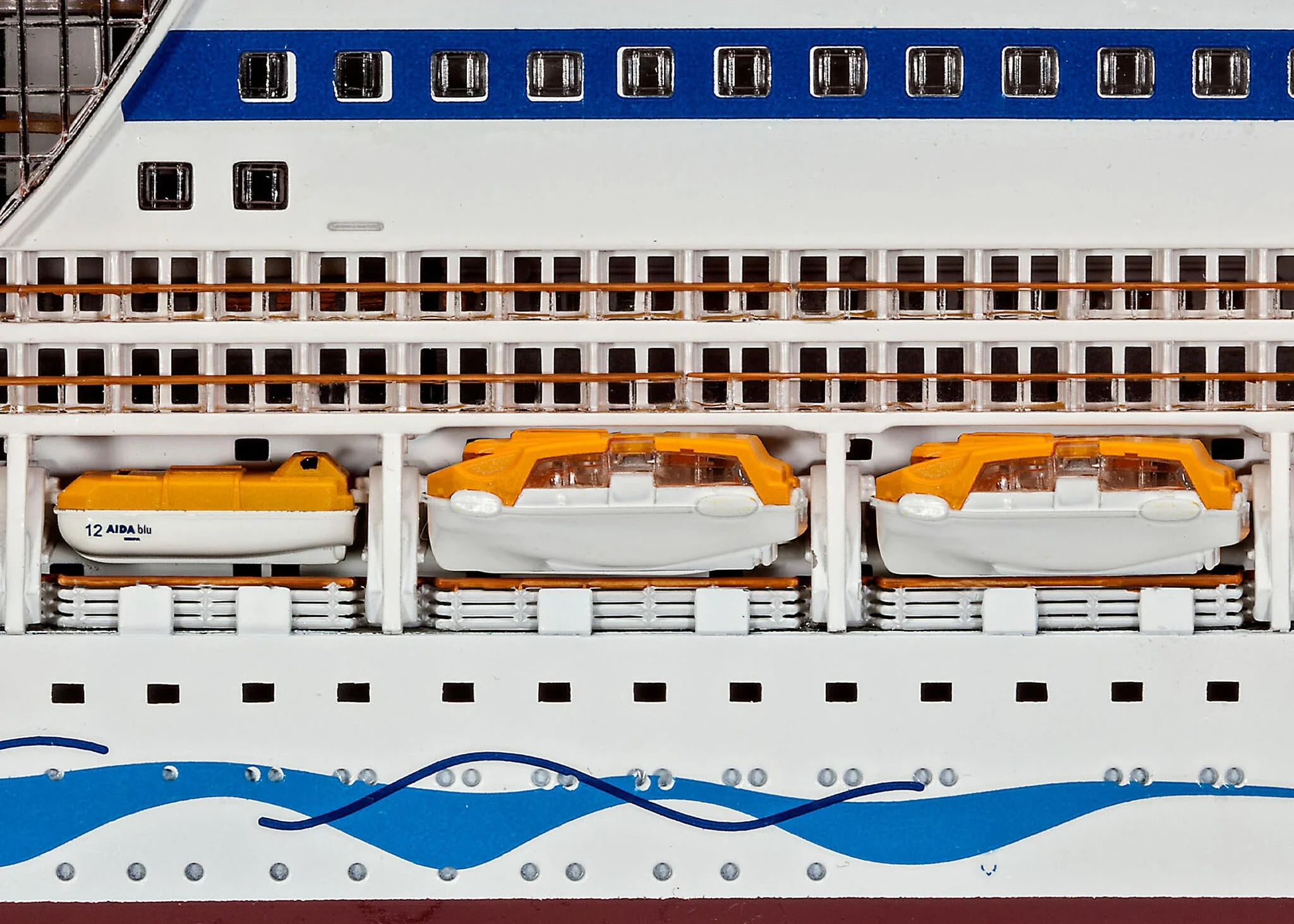Cruise Ship AIDA (AIDAblu, sol, mar or stella) Model Kit - Image 6