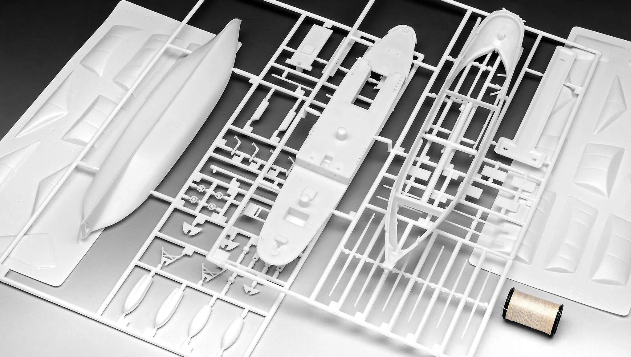 Gorch Fock Model Kit - Image 5