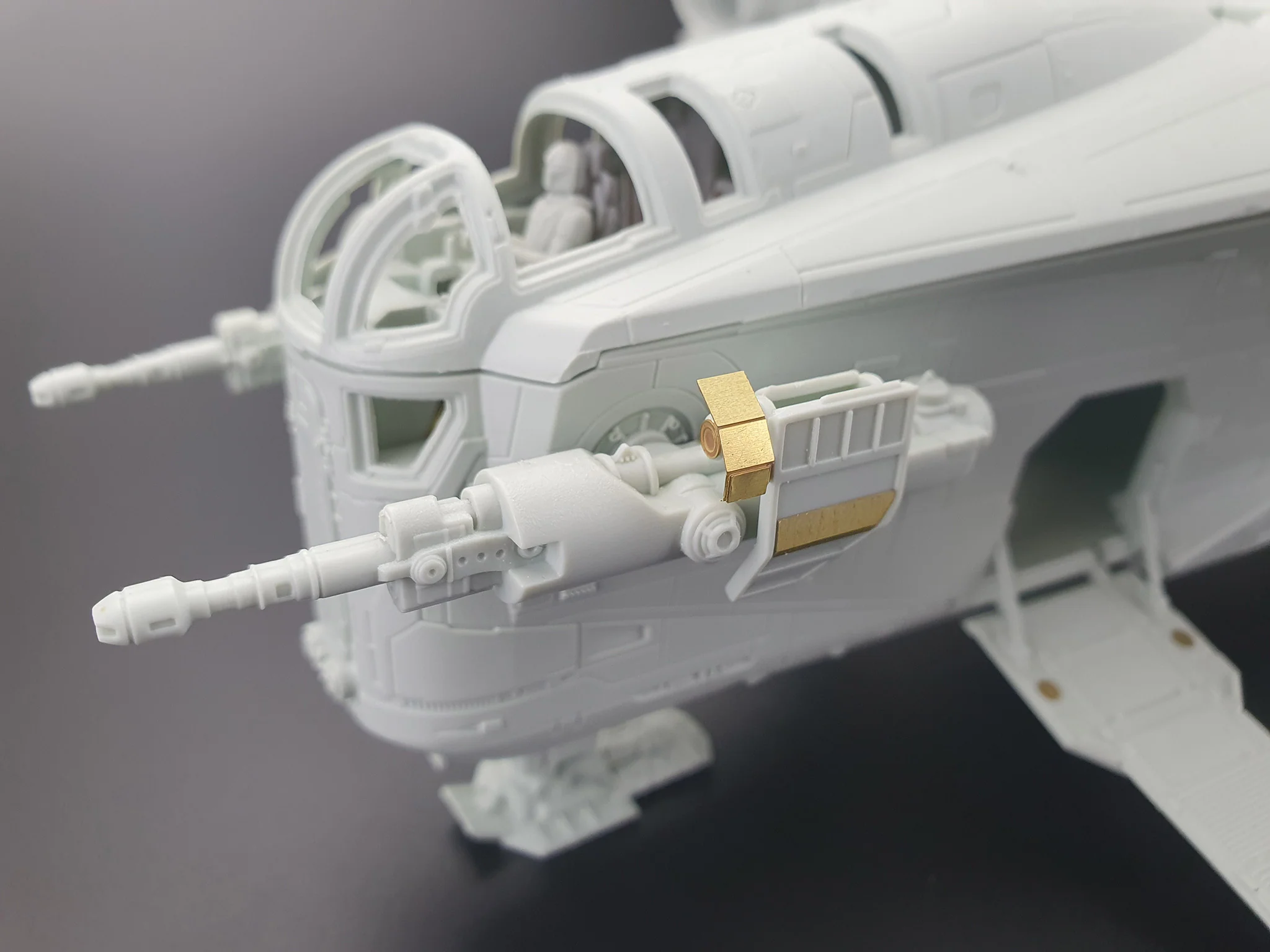 Star Wars The Mandalorian Razor Crest Platinum Edition (1:72) Model Kit - Image 3