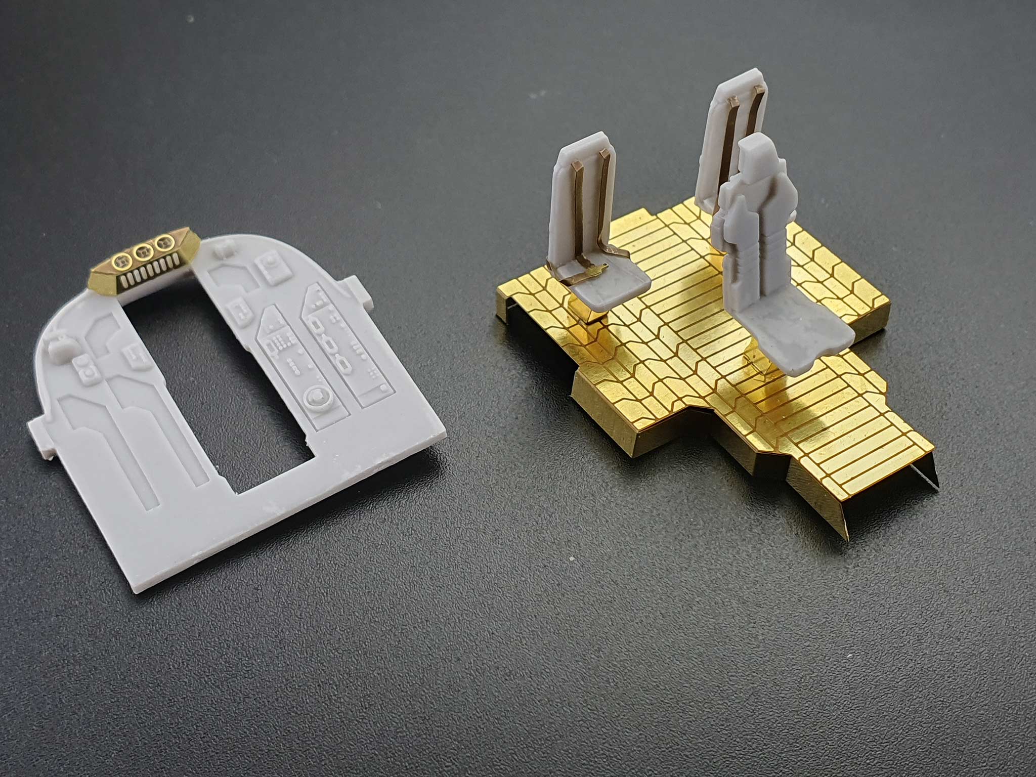 Star Wars The Mandalorian Razor Crest Platinum Edition (1:72) Model Kit - Image 6