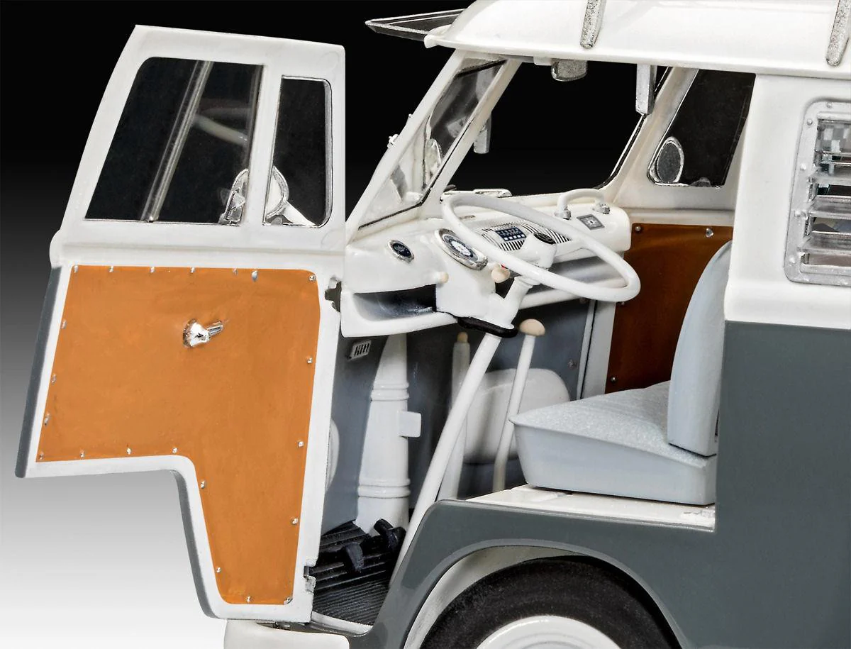 07674 VW T1 Camper (1:24 Scale) Model Kit - Image 3