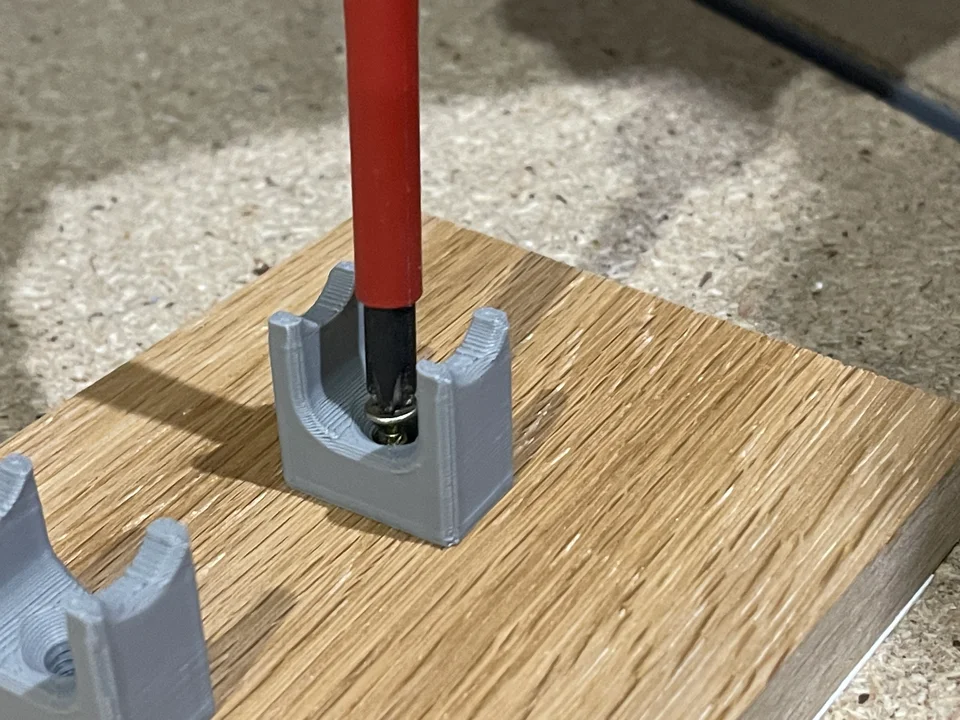 OO Gauge Weathering Stands (Pack of 4) - Image 6