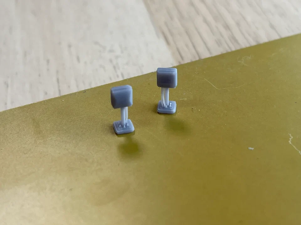 OO Gauge Thales Axel Counters (Pack of 10) - Unpainted - Image 2
