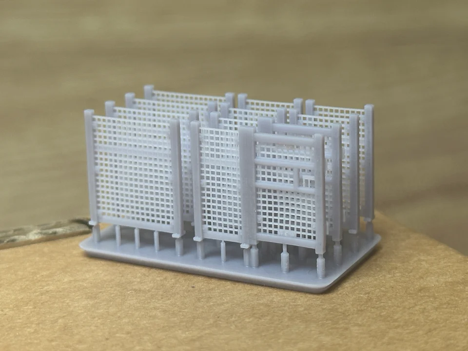OO Gauge Platform End Fences (Pack of 10) - Unpainted - Image 3