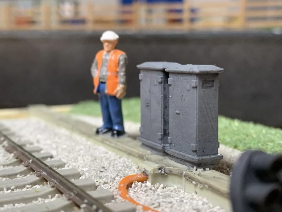 OO Gauge Lineside Cabinets (Pack of 6) - Unpainted - Image 3