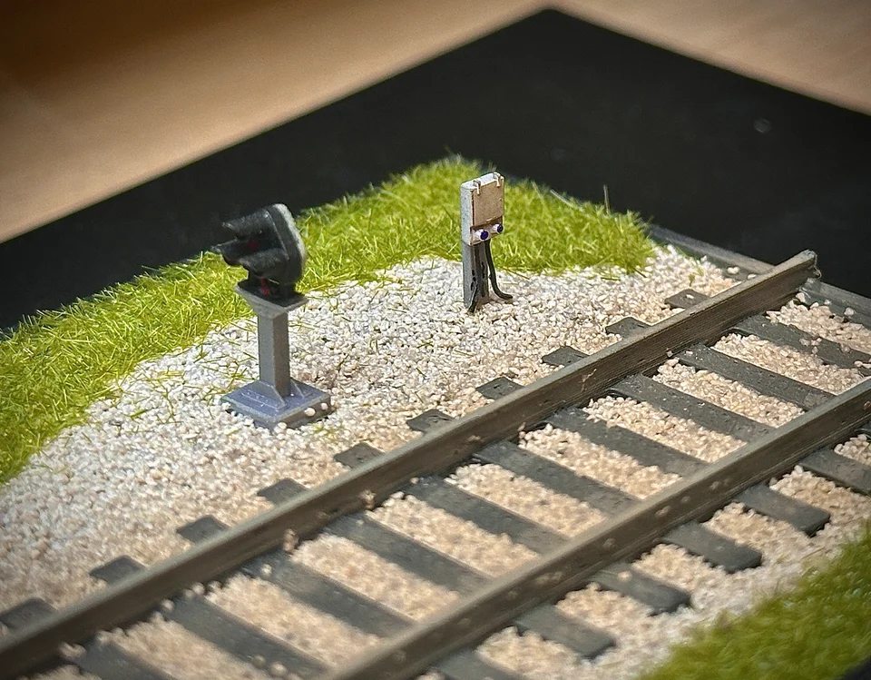 OO Gauge Coach Charging Points (Pack of 10) - Unpainted - Image 2