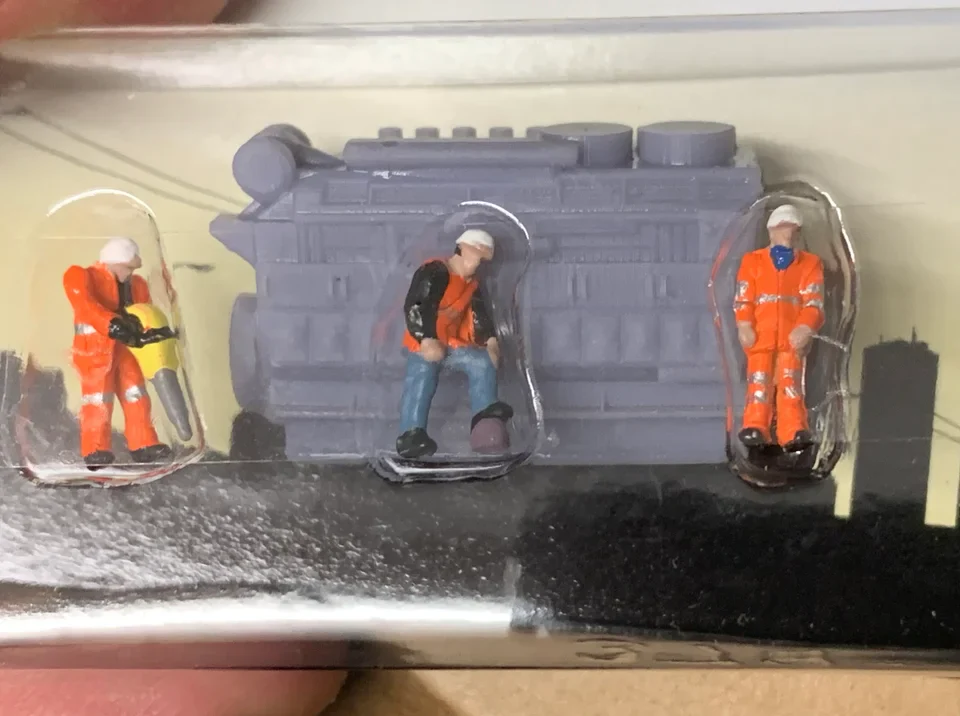 N Gauge Class 60 Engine (Single Pack) - Unpainted Model Kit - Image 2