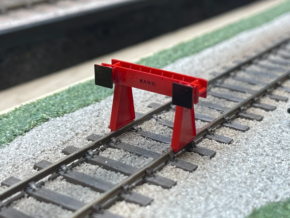 OO Gauge Rawie Buffer Stop (Pack of 3) - Unpainted Model Kit - Image 2