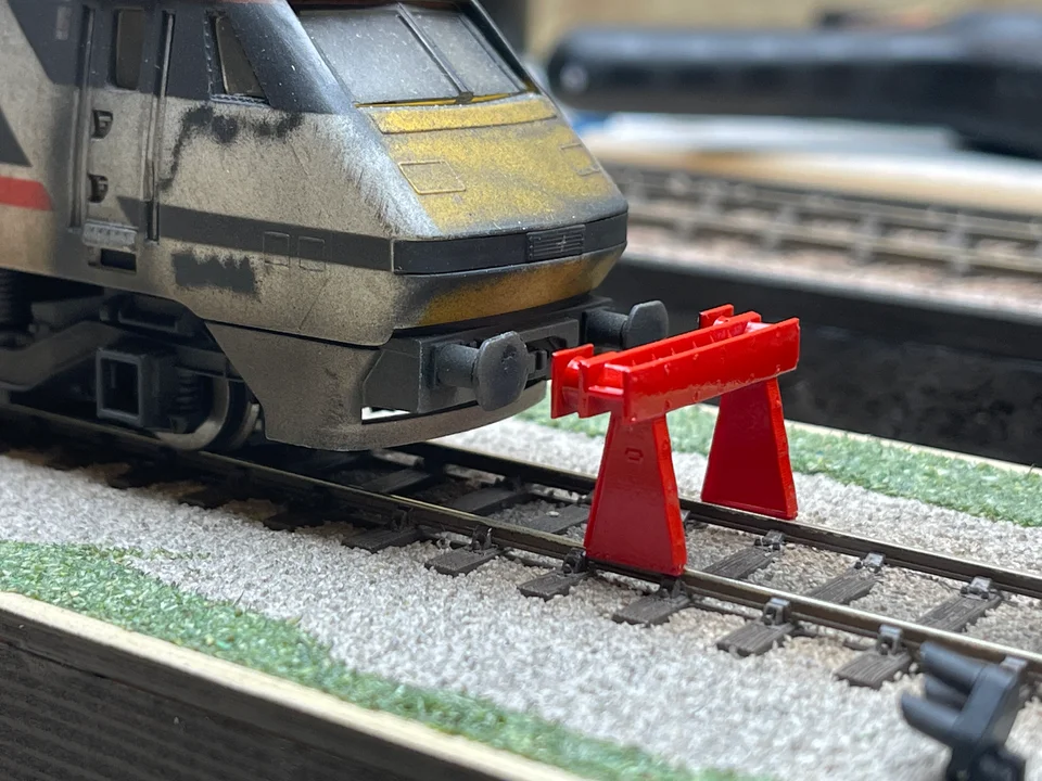 OO Gauge Rawie Buffer Stop (Pack of 3) - Unpainted Model Kit - Image 4
