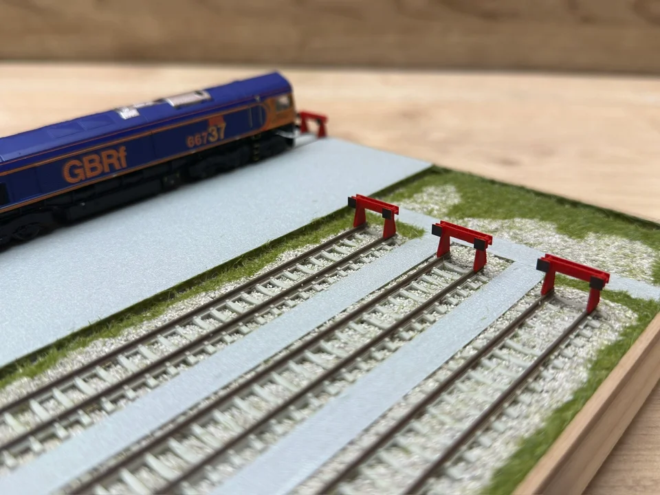 N Gauge Rawie Buffer Stop (Pack of 6) - Unpainted Model Kit - Image 2