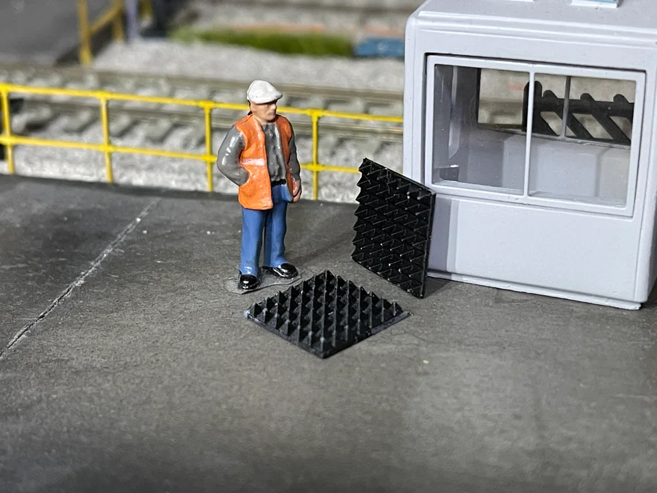 OO Gauge Anti-Trespassing Grid (Pack of 10) - Unpainted Model Kit - Image 2