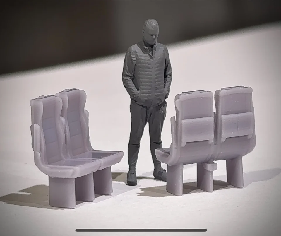 OO Gauge Coach Seating (Pack of 10) - Unpainted Model Kit - Image 2