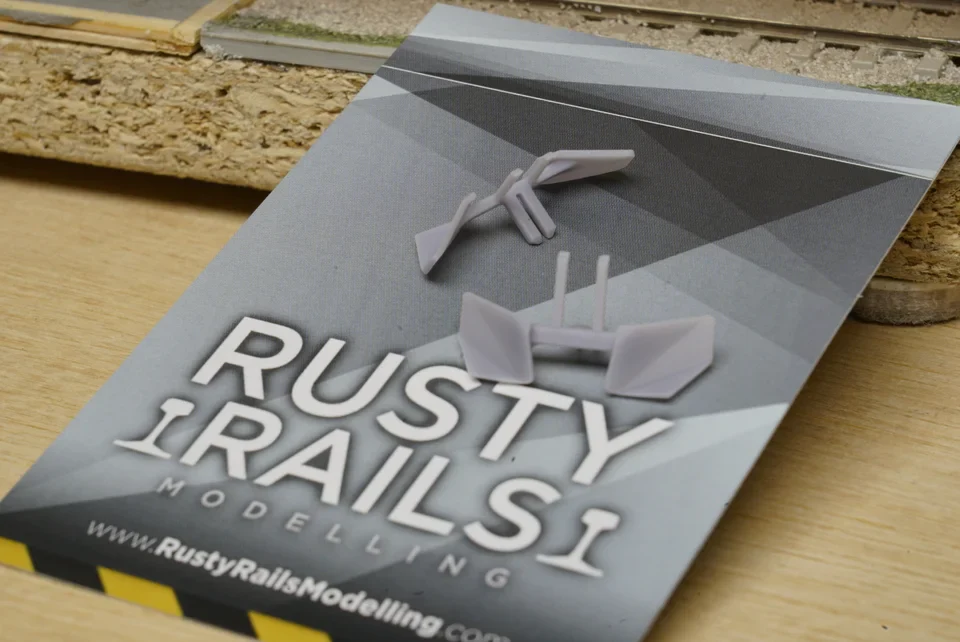 OO Gauge Class 37 Ploughs V2 (Pack of 2) - Unpainted Model Kit - Image 4