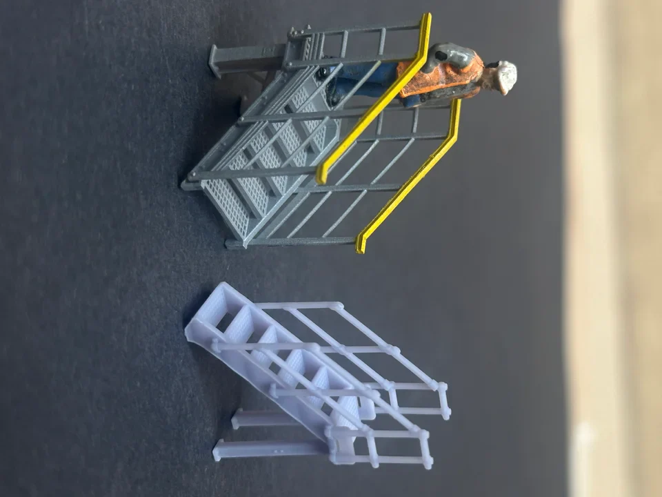 OO Gauge Access Steps (Pack of 2) - Unpainted Model Kit - Image 3