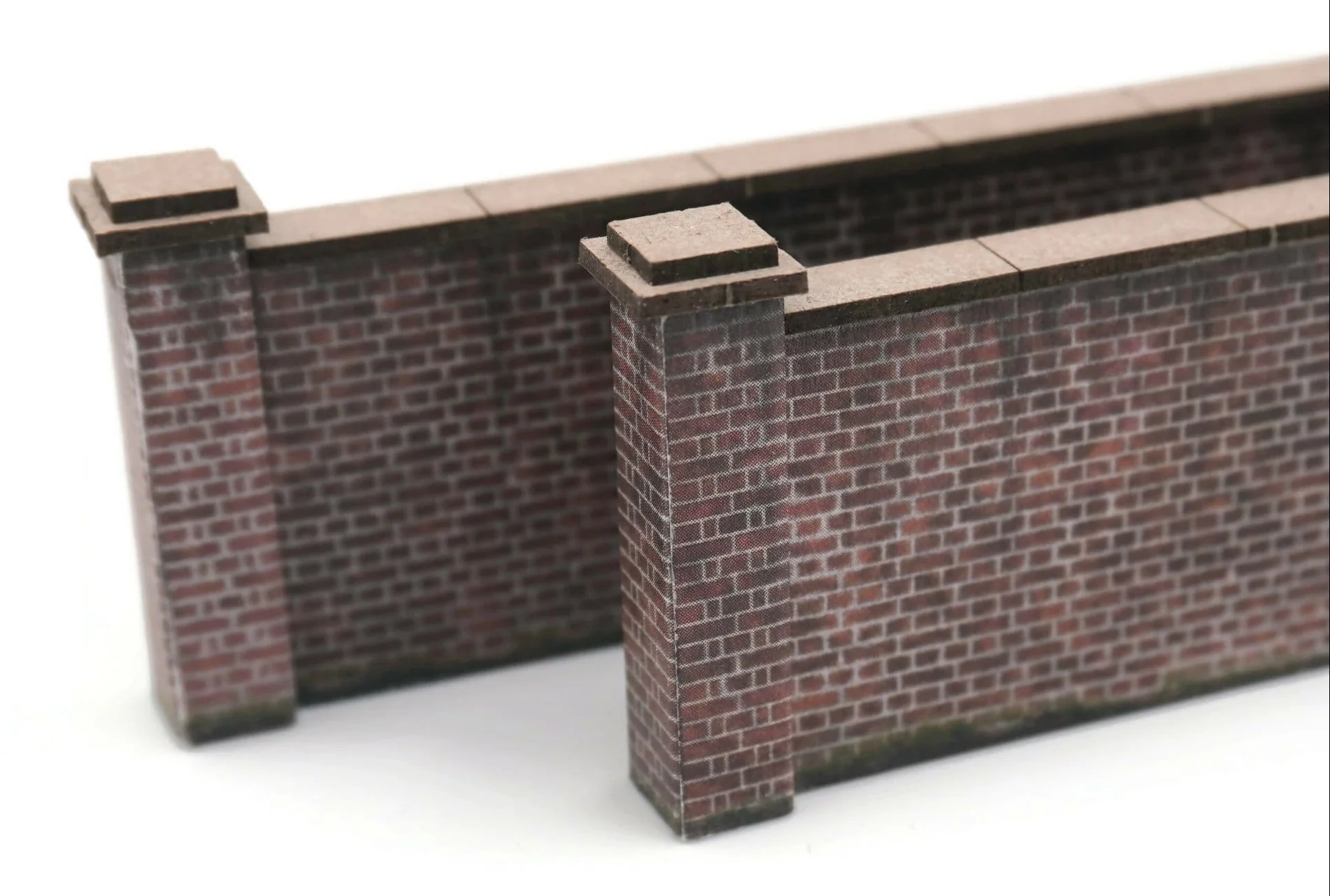 OO 6ft Industrial Brick Wall And Gates Model Kit - Image 6