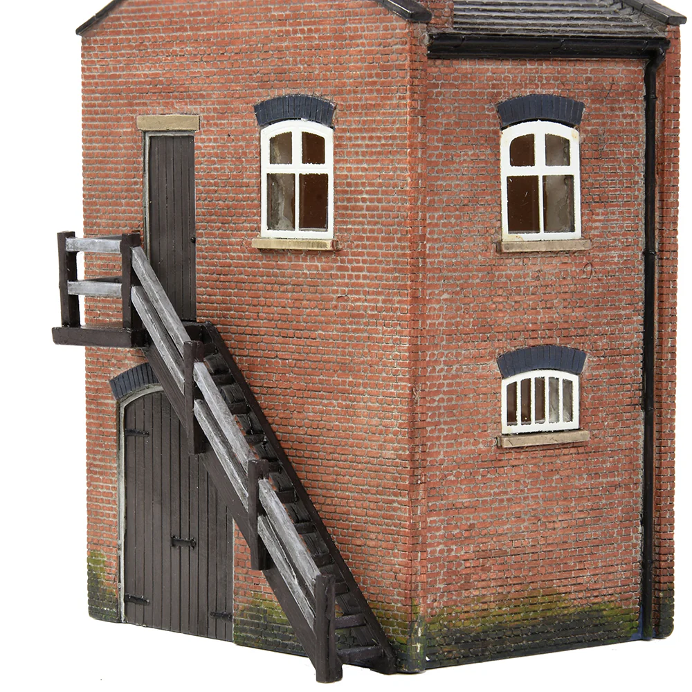 Lucston Shed and Stores - Image 4