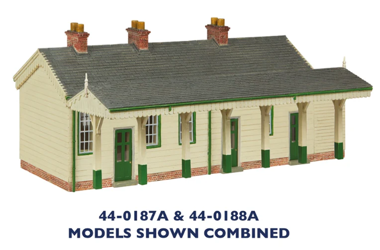 44-0187A S&DJR Wooden Station Building Green and Cream - Image 2