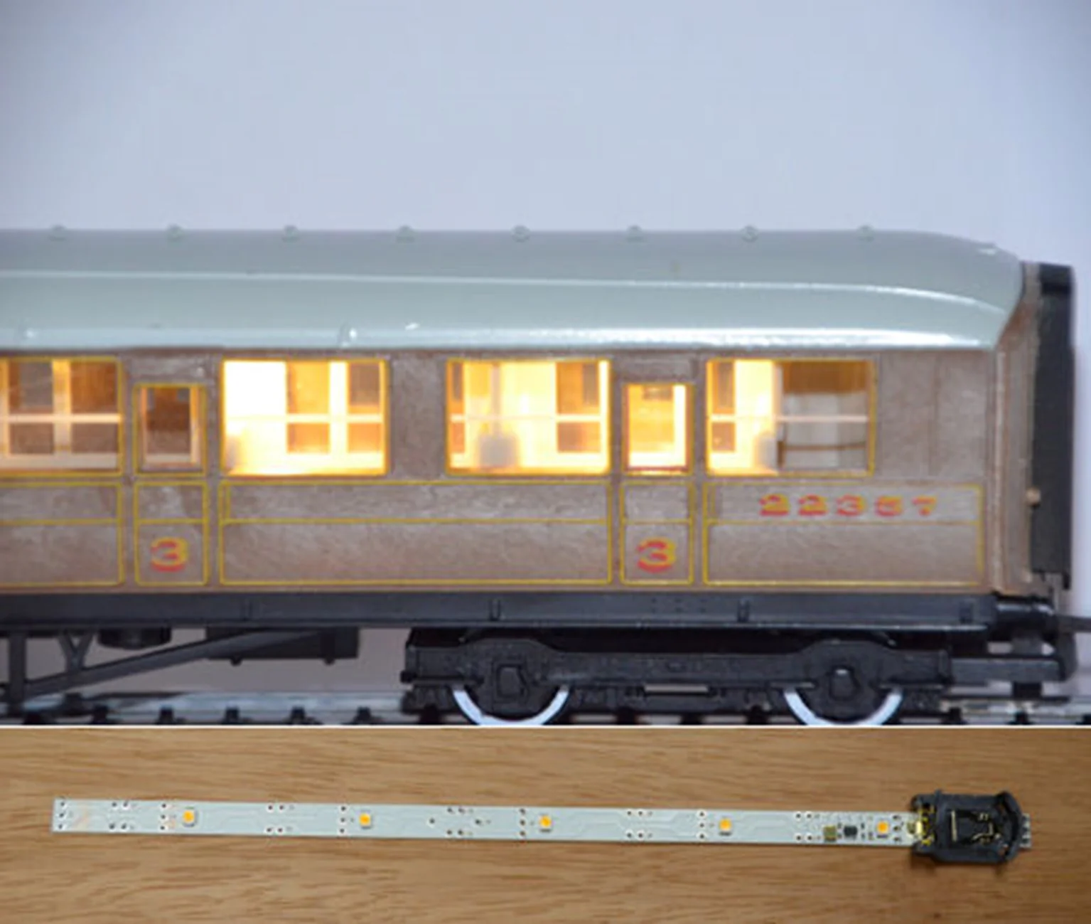 TTCL2 CL2 Automatic Coach Lighting - Warm White/Standard