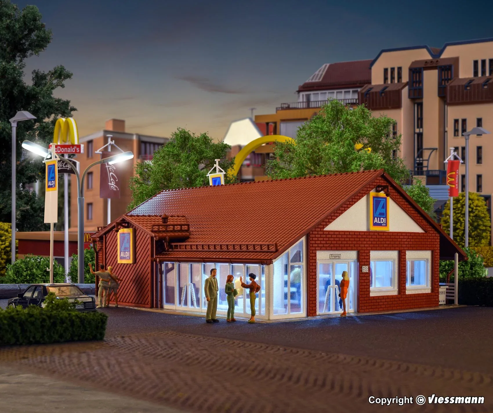 43658 Aldi Supermarket Model Kit - Image 4