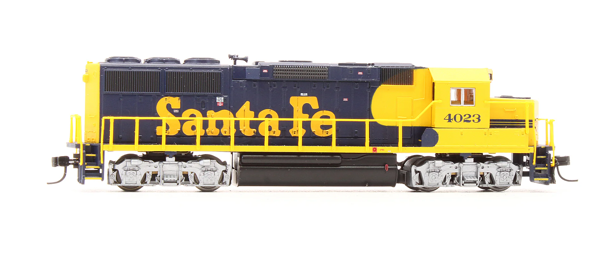 Pre-Owned 7400 GP60 Diesel Locomotive AT&SF - Road #4023 - Image 3