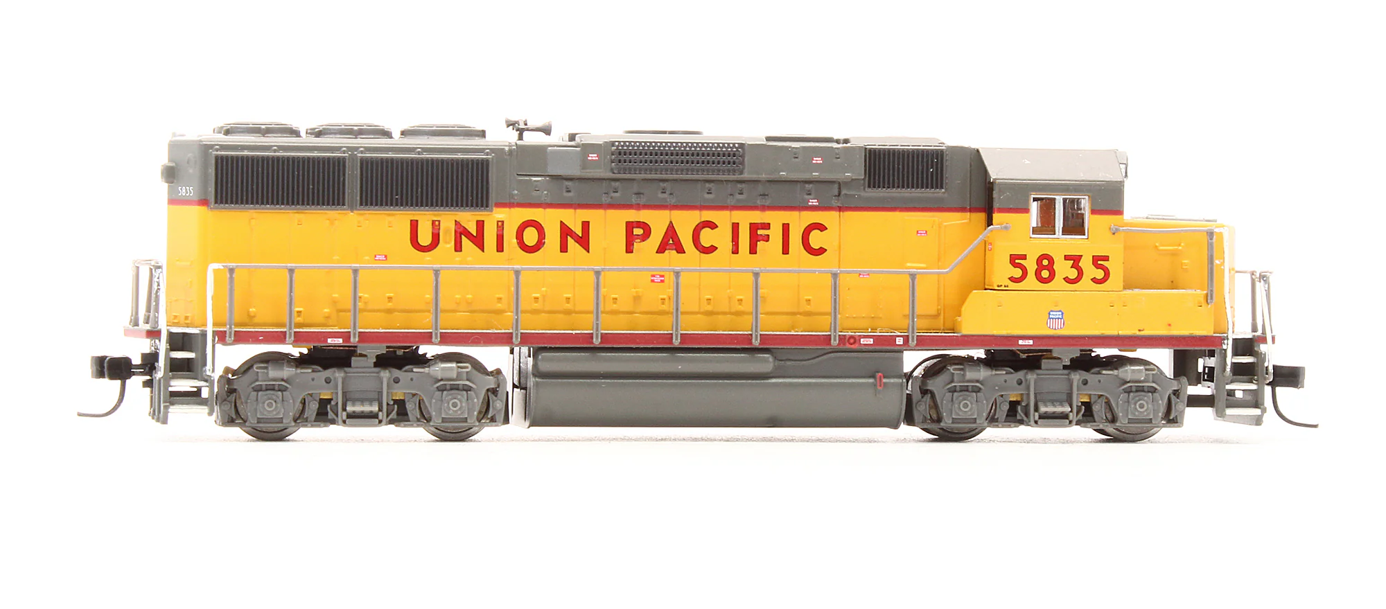 Pre-Owned 7477 GP60 Diesel Locomotive Union Pacific - Road #5835 - Image 3