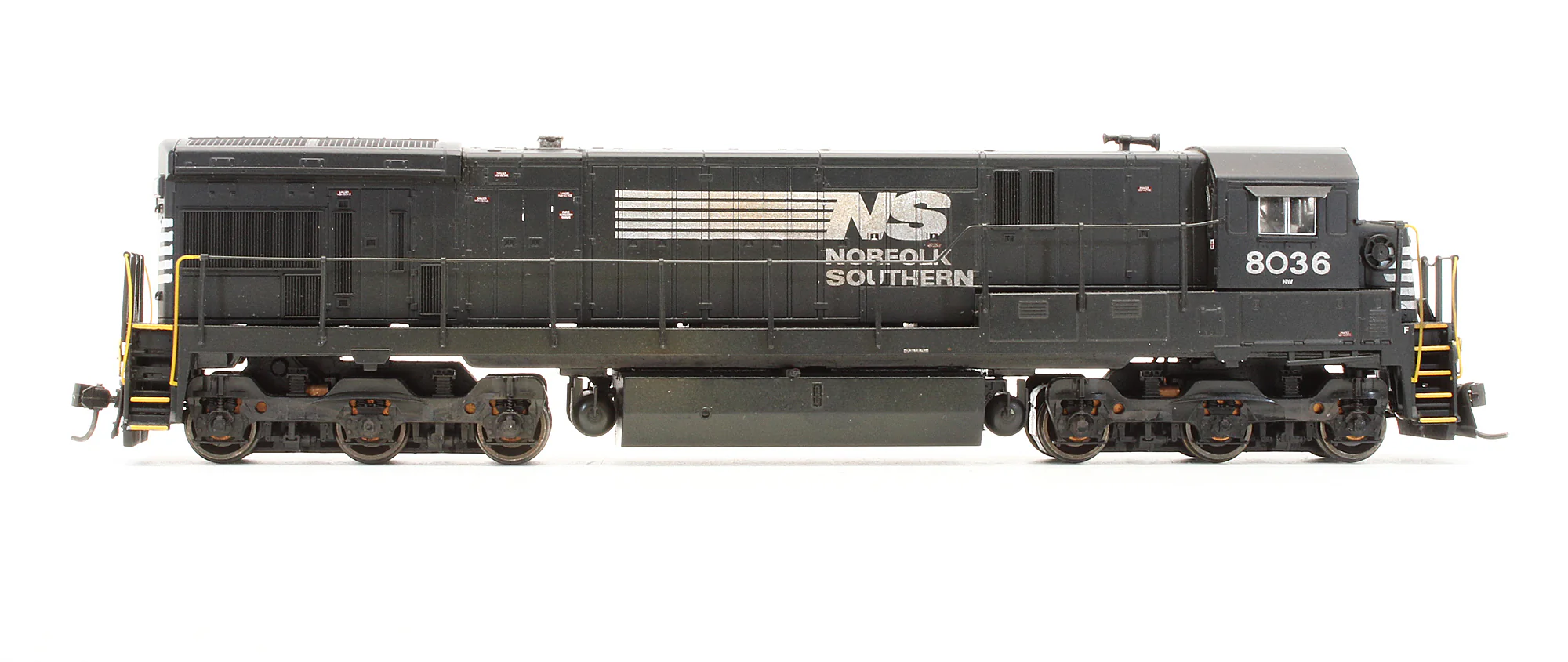 Pre-Owned GE ES44 Evolution Locomotive Norfolk Southern - Road #8036 - DCC Sound - Custom Weathered - Image 3