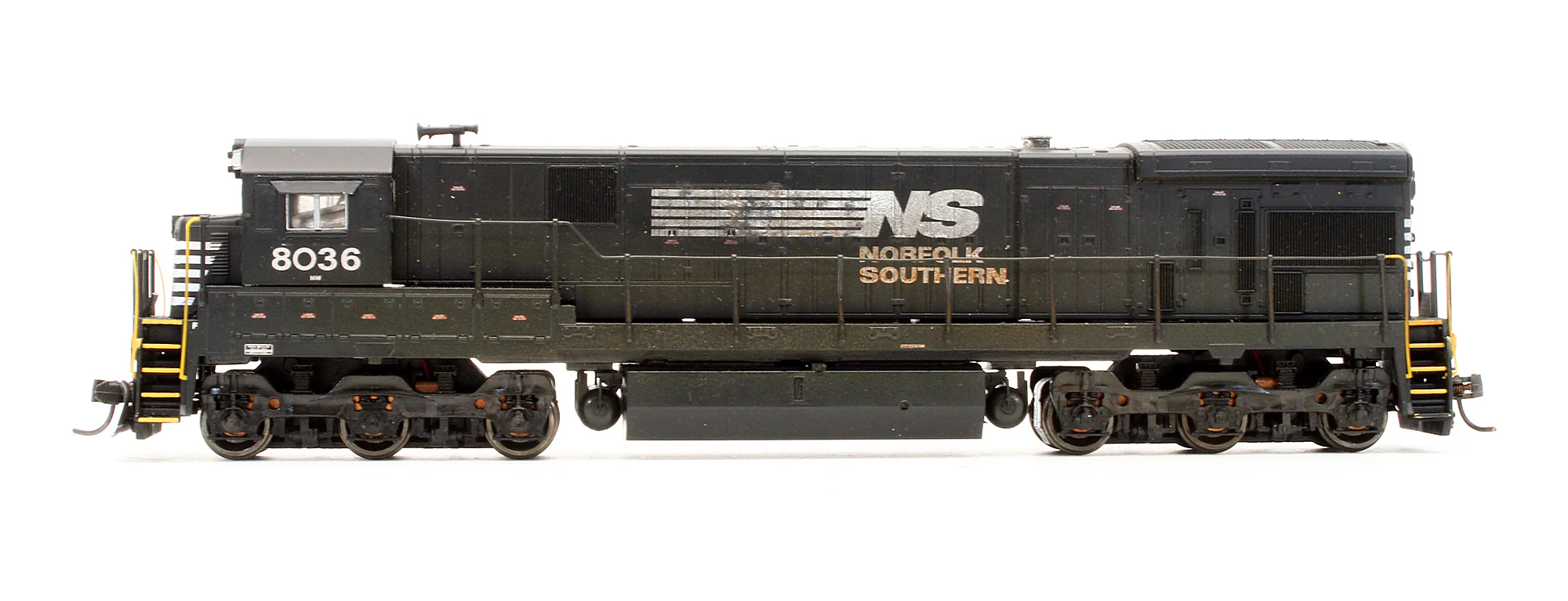 Pre-Owned GE ES44 Evolution Locomotive Norfolk Southern - Road #8036 - DCC Sound - Custom Weathered - Image 4