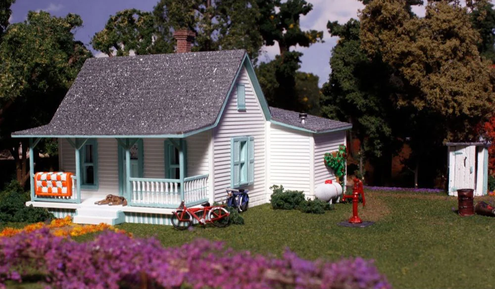 N Country Cottage Model Kit - Image 7